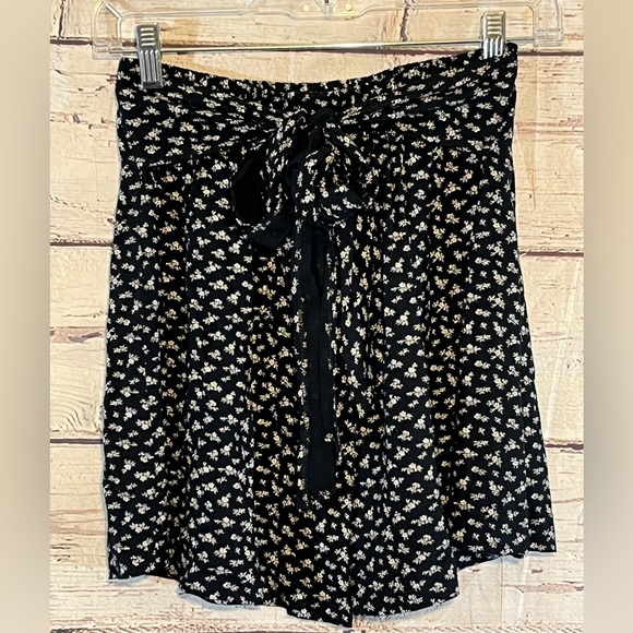 Mini Skirt Cottage Floral-XS/S - Picture 2 of 7
